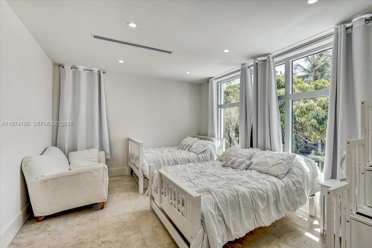 LAUDERDALE BEACH - Residential