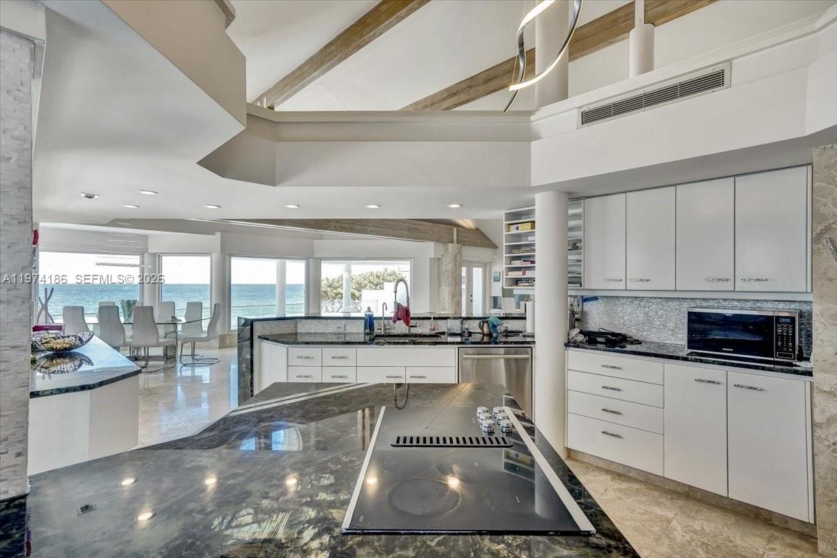 LAUDERDALE BEACH - Residential