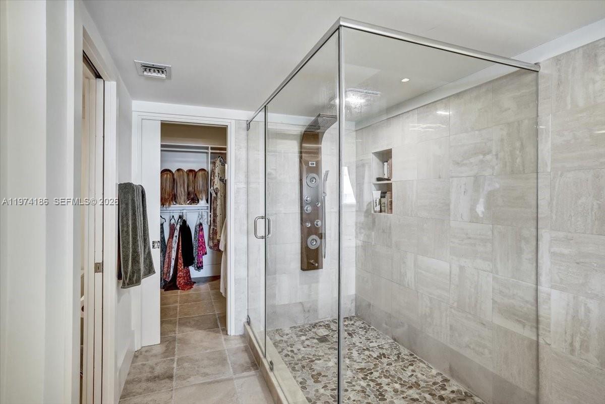 LAUDERDALE BEACH - Residential