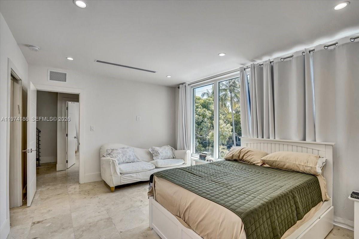 LAUDERDALE BEACH - Residential