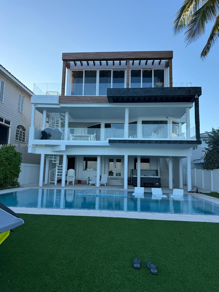 LAUDERDALE BEACH - Residential