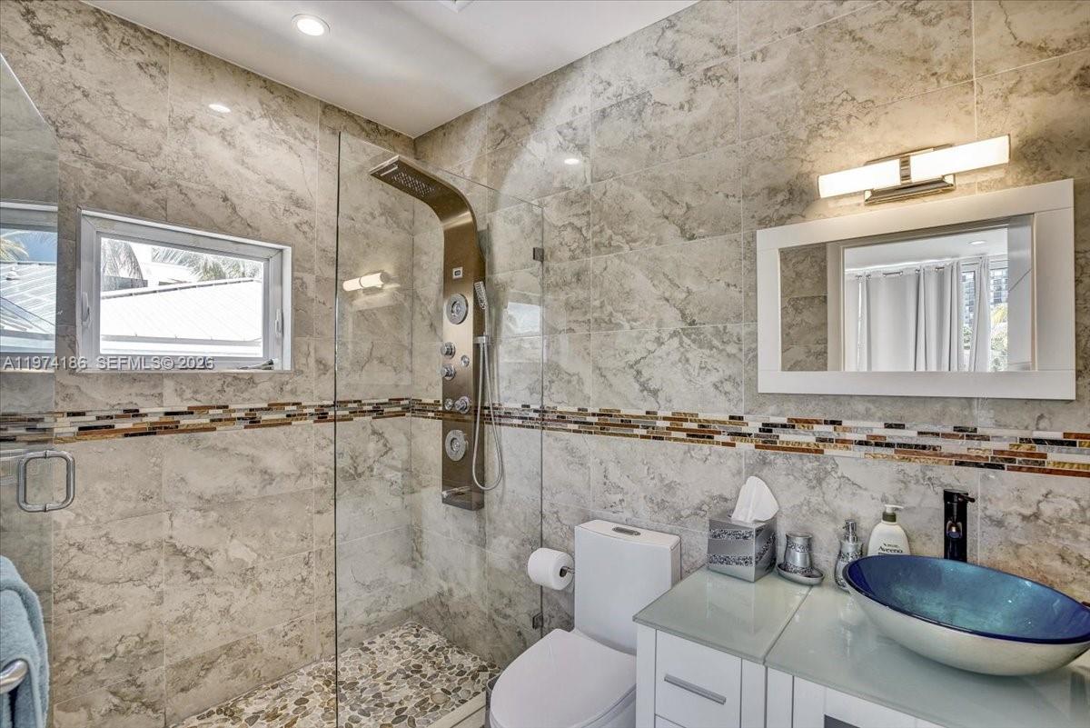 LAUDERDALE BEACH - Residential