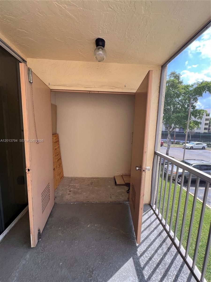 LAS VISTAS AT DORAL CONDO - Residential