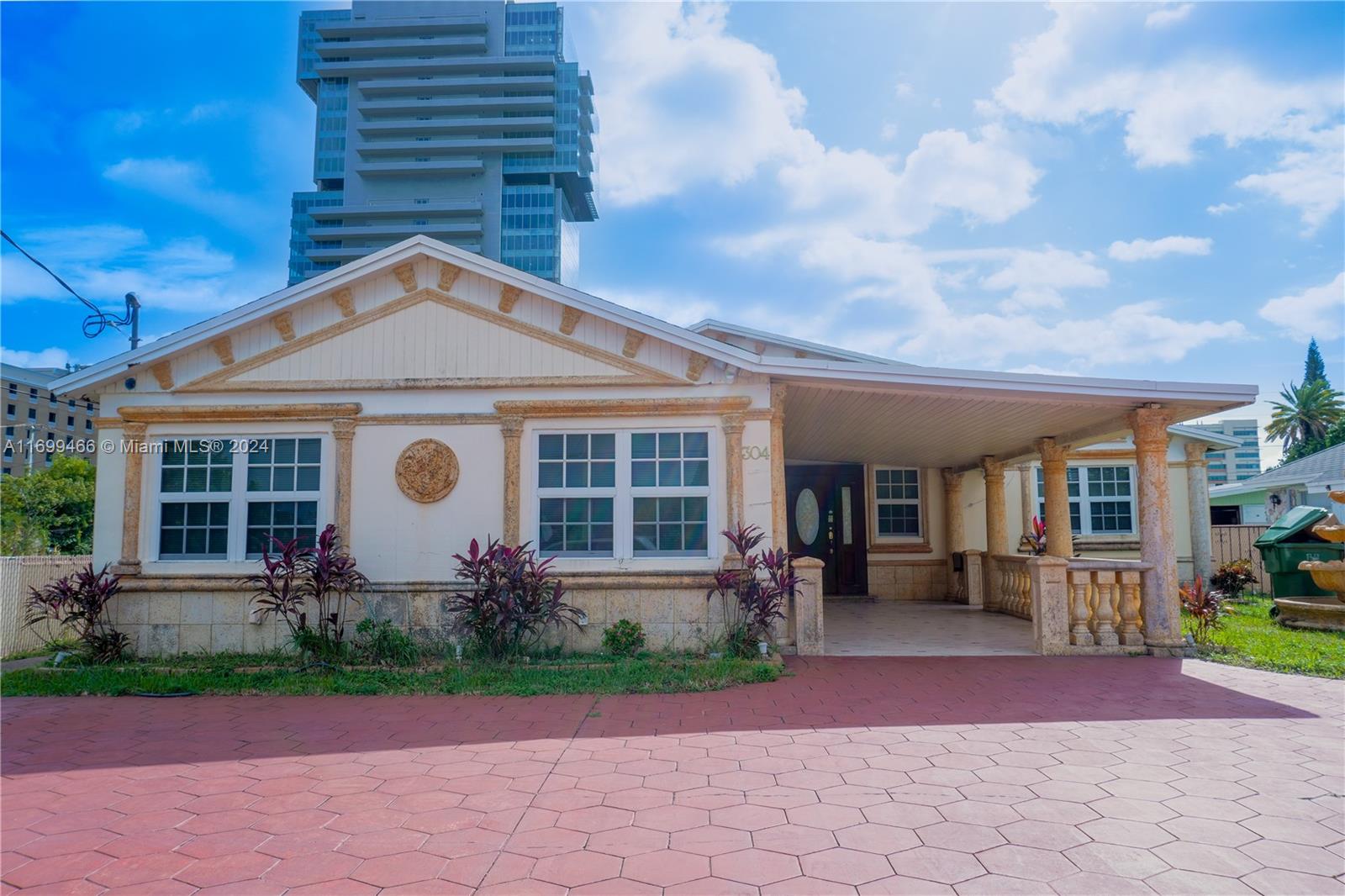 Rental Property at 304 Se 9th St, Hallandale Beach, Broward County, Florida - Bedrooms: 4 
Bathrooms: 3  - $3,800 MO.