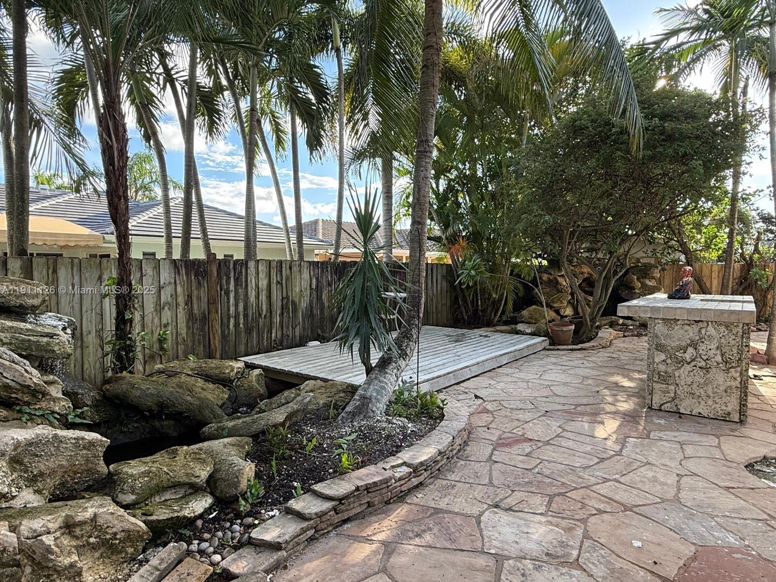 CORAL REEF NURSERIES SEC - Residential Lease