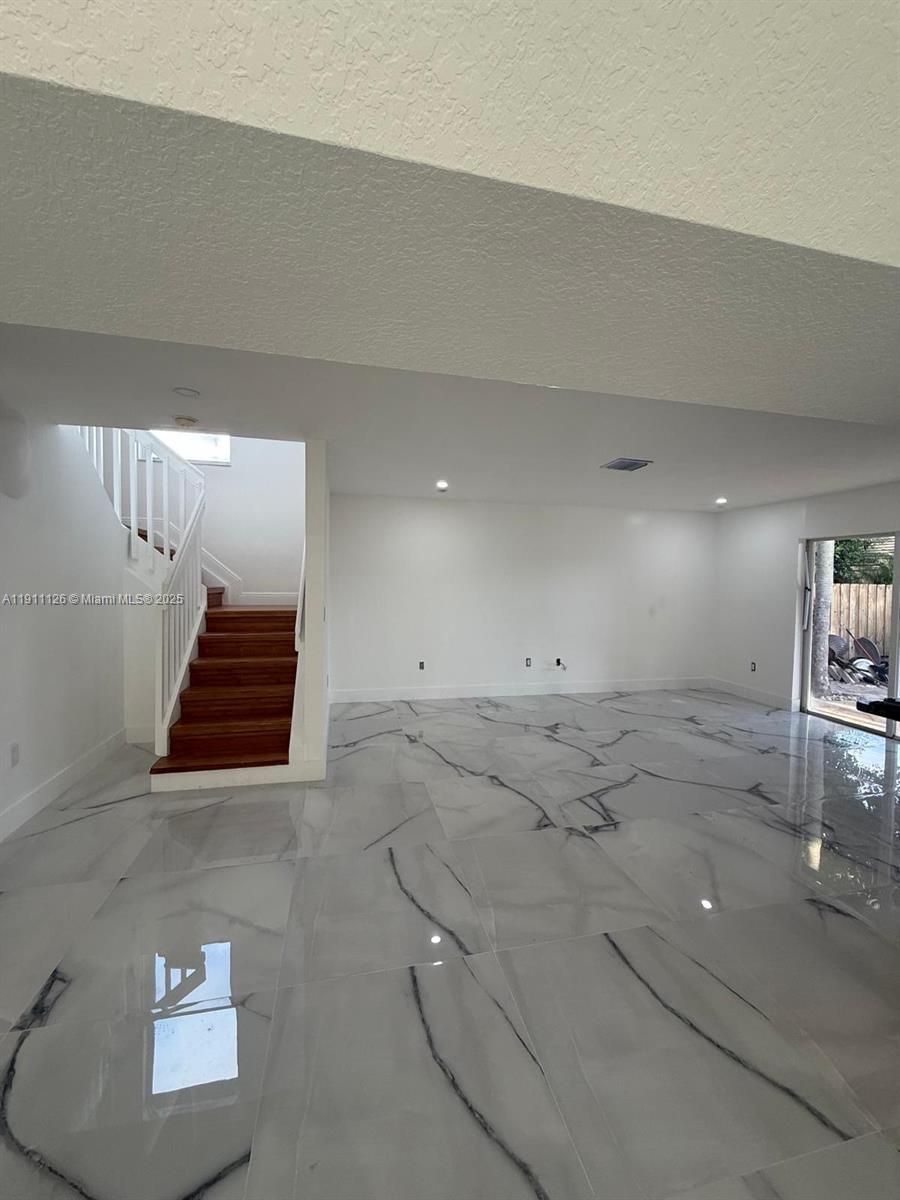 CORAL REEF NURSERIES SEC - Residential Lease