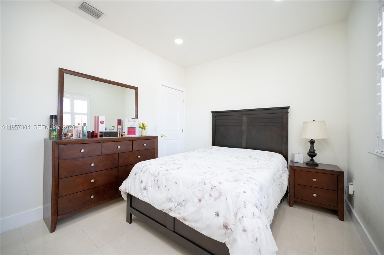 VILLAS AT THE RENAISSANCE - Residential