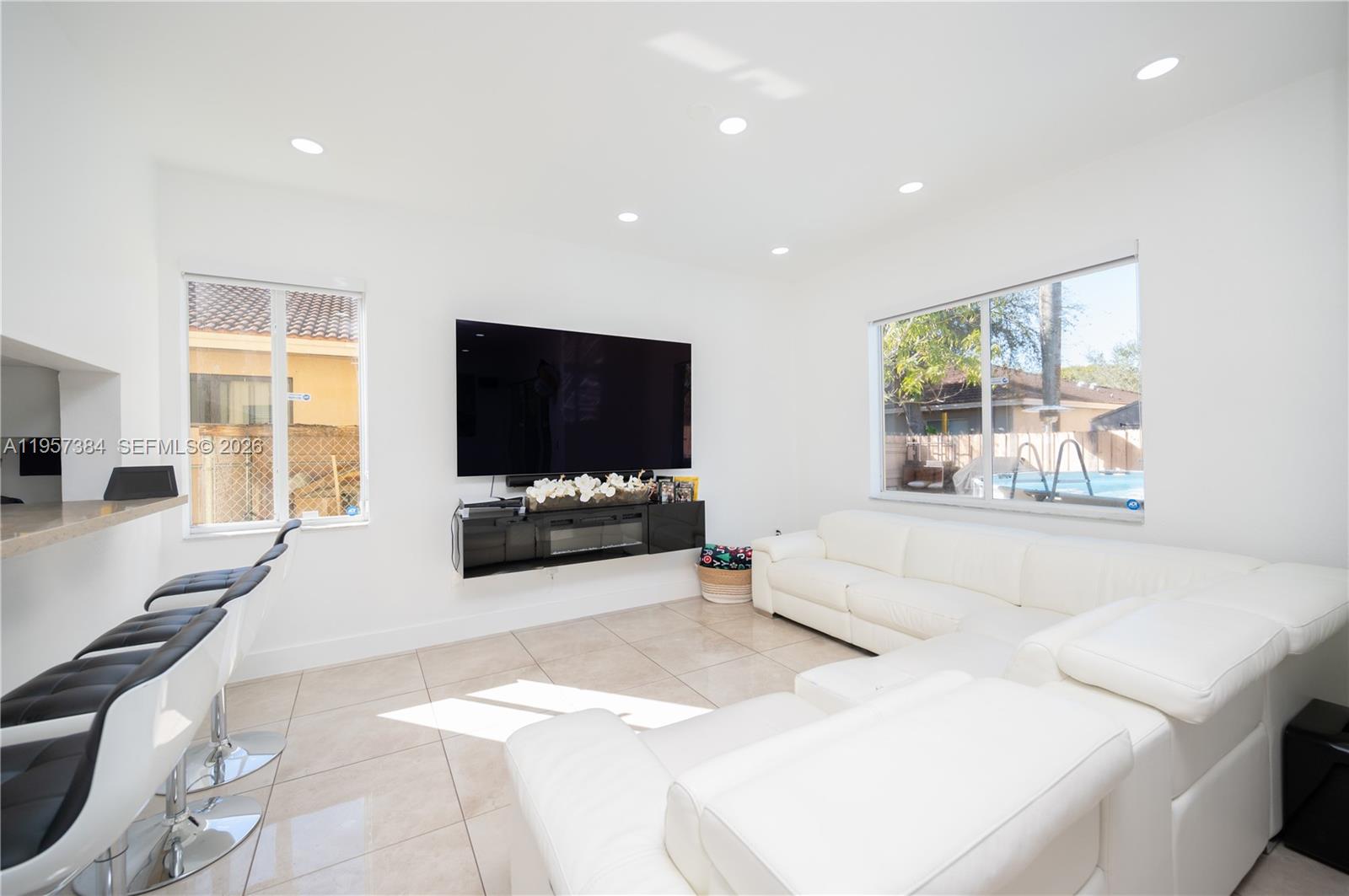 VILLAS AT THE RENAISSANCE - Residential