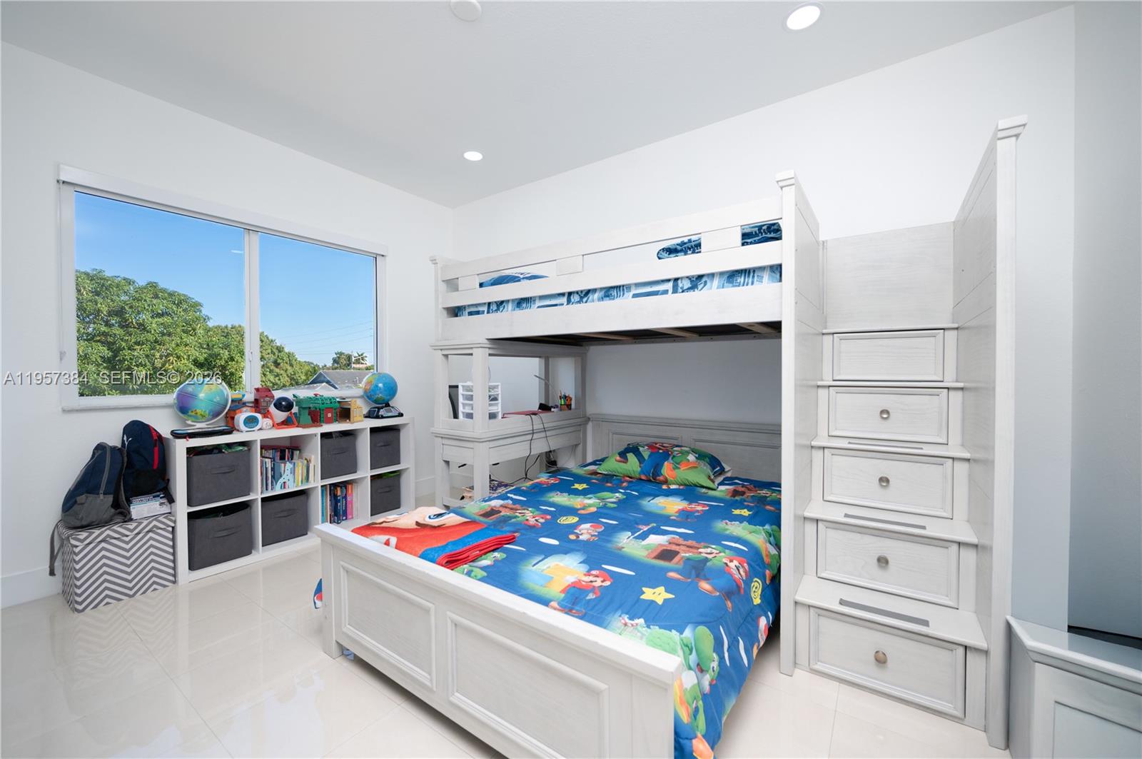 VILLAS AT THE RENAISSANCE - Residential