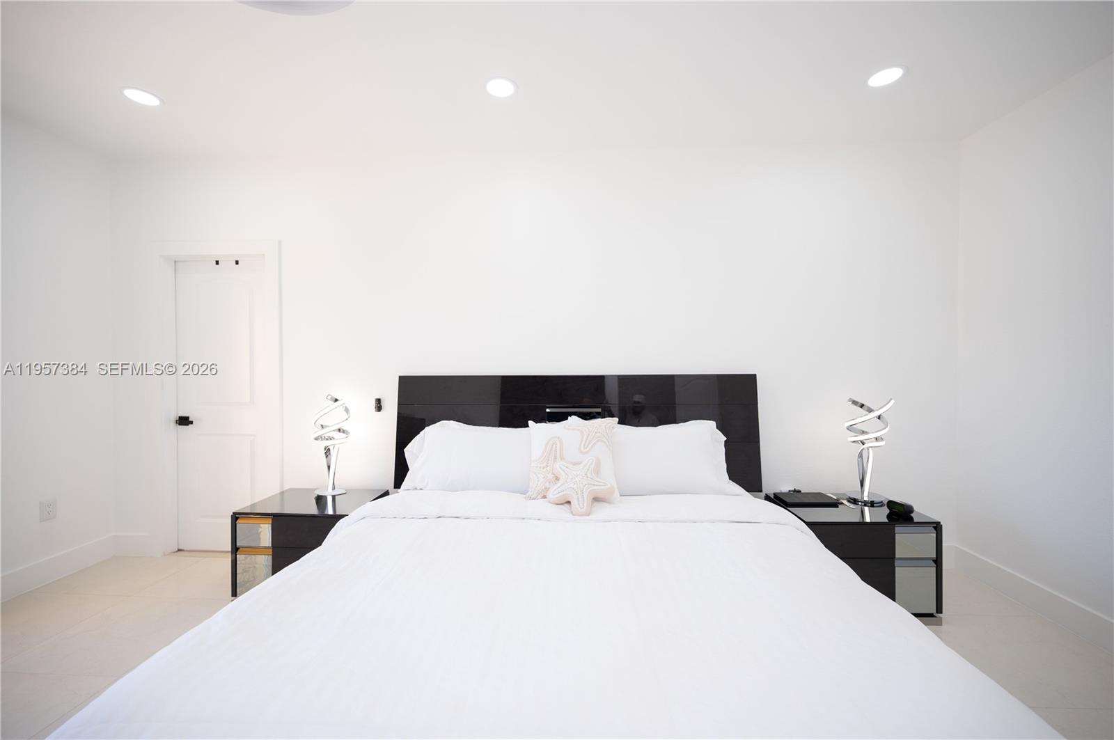 VILLAS AT THE RENAISSANCE - Residential