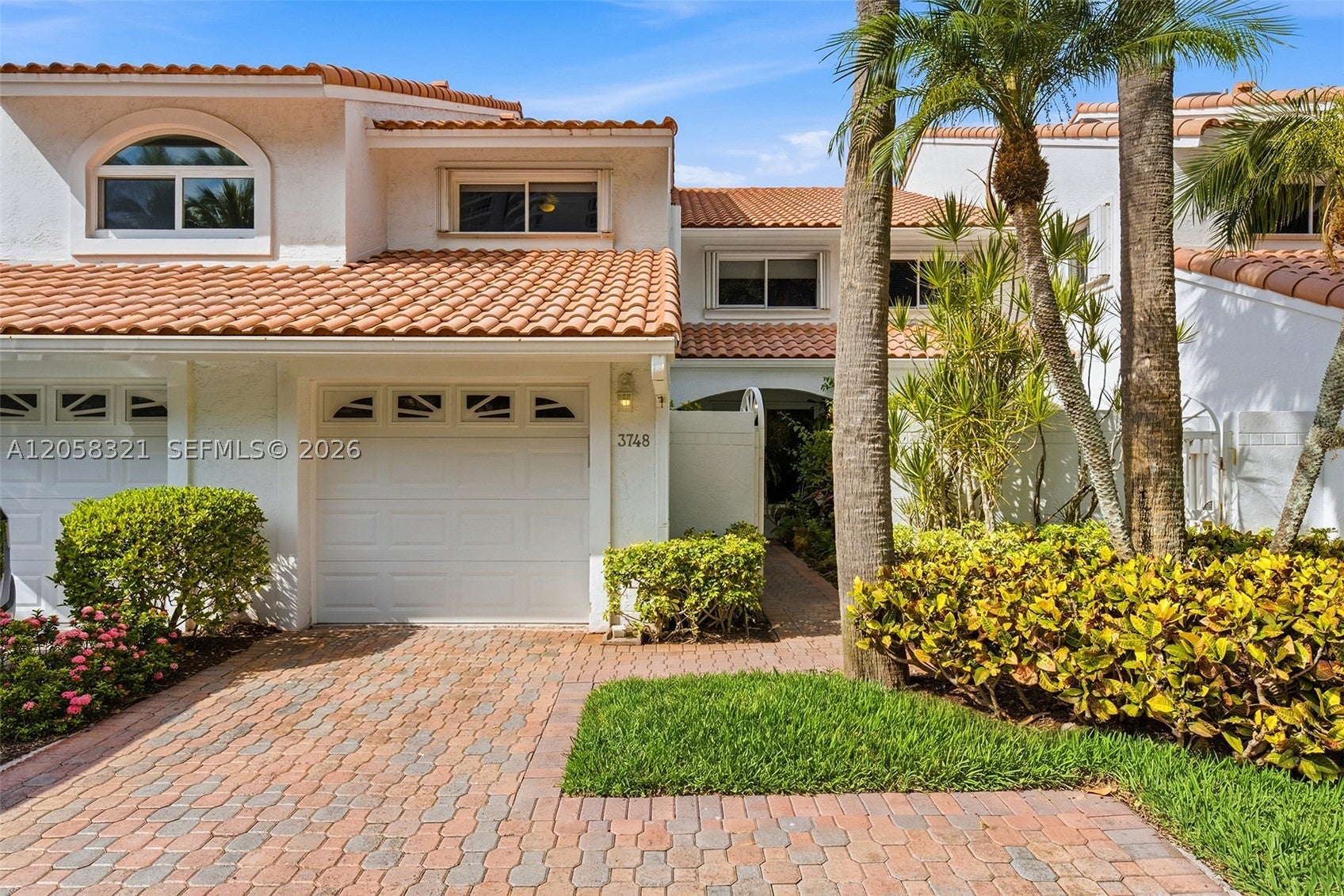 3748 NE 209th Ter