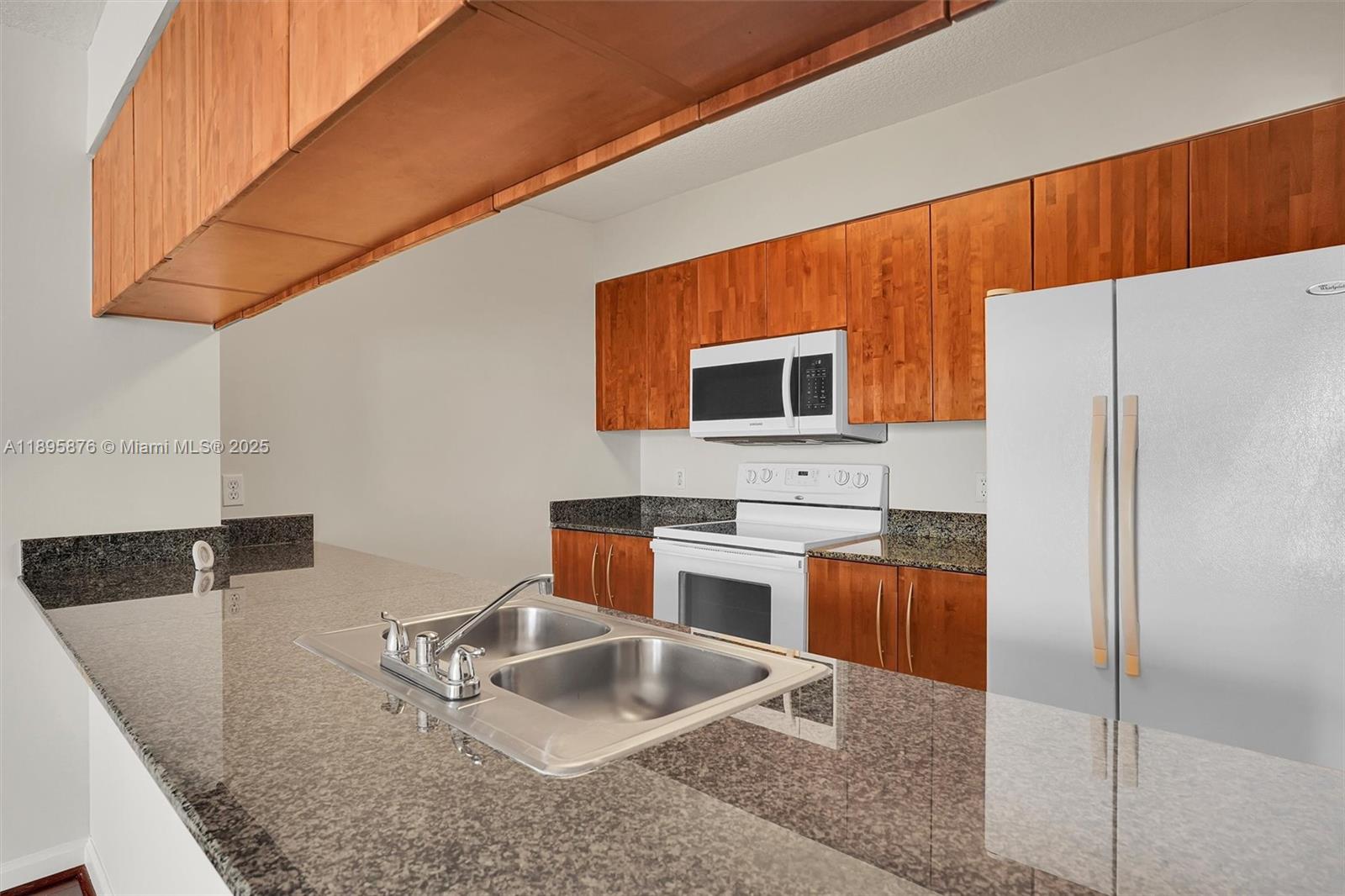 THE CLUB AT BRICKELL BAY - Residential