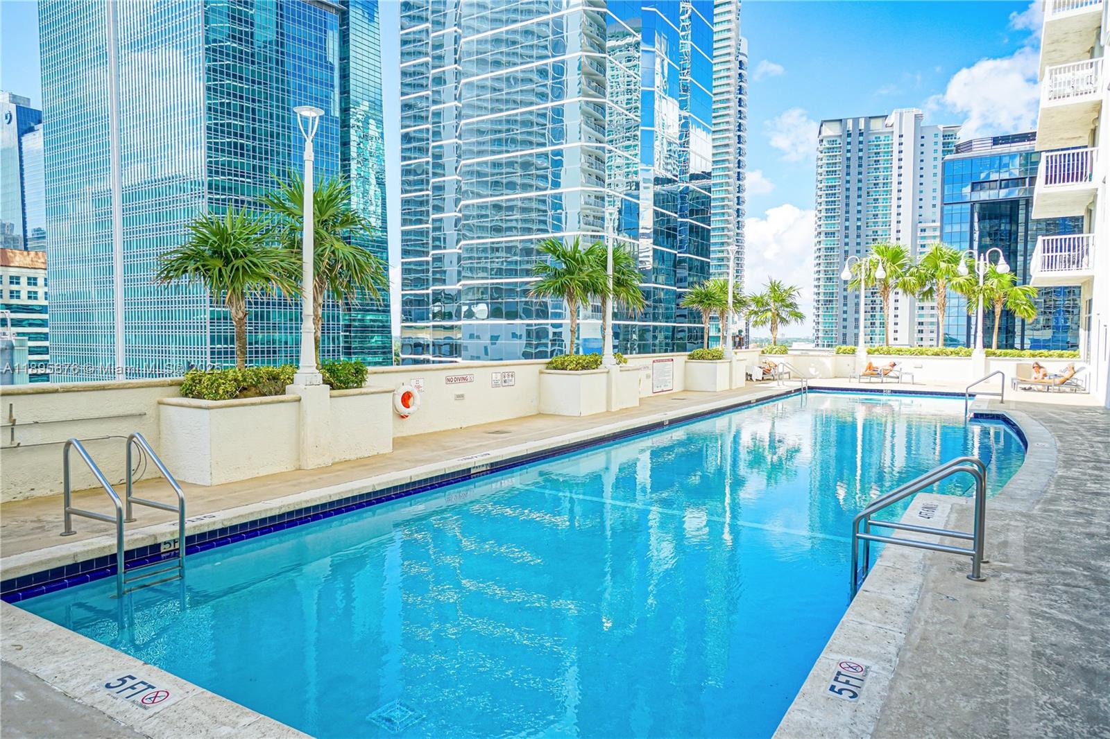 THE CLUB AT BRICKELL BAY - Residential