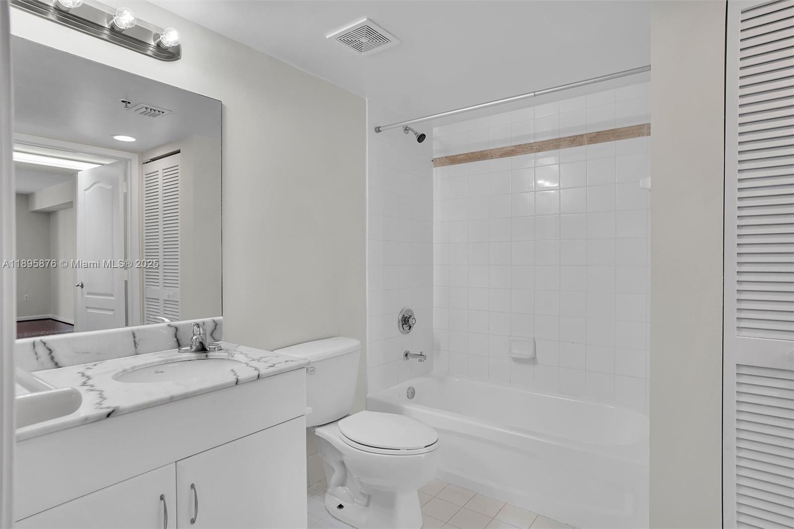 THE CLUB AT BRICKELL BAY - Residential