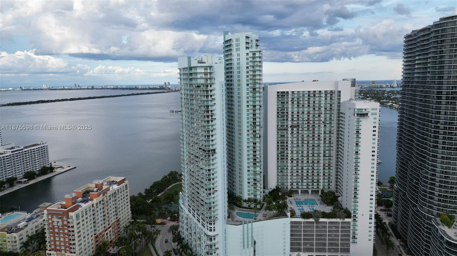 QUANTUM ON THE BAY CONDO - Residential