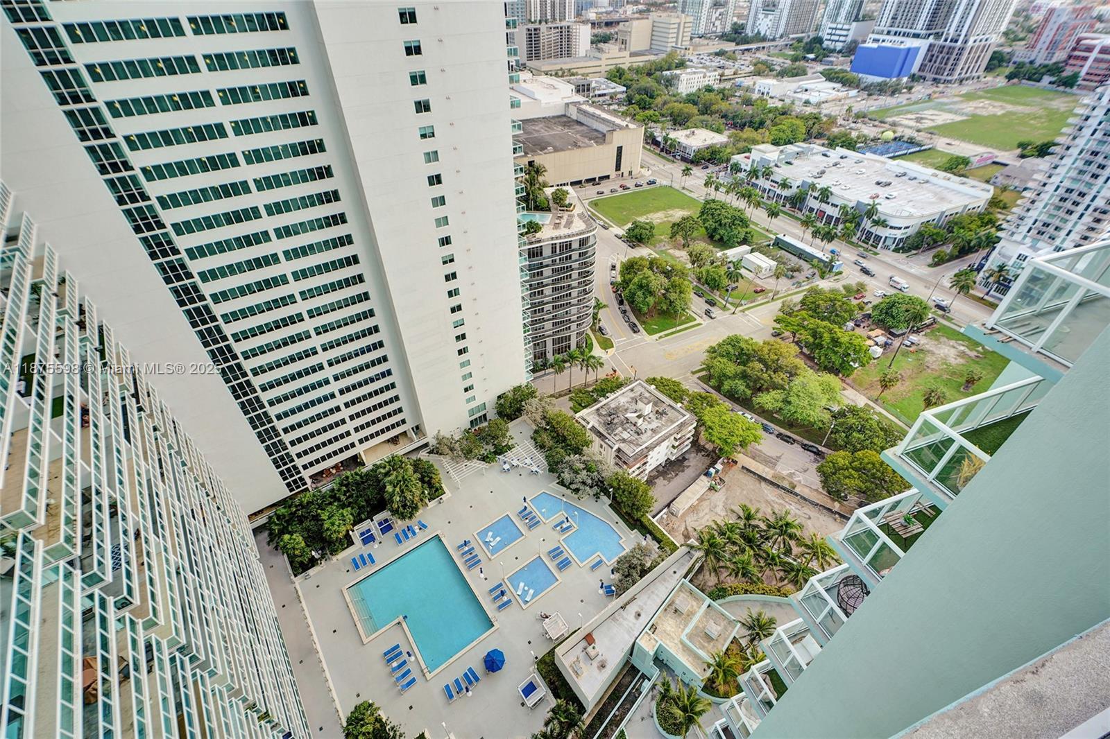 QUANTUM ON THE BAY CONDO - Residential