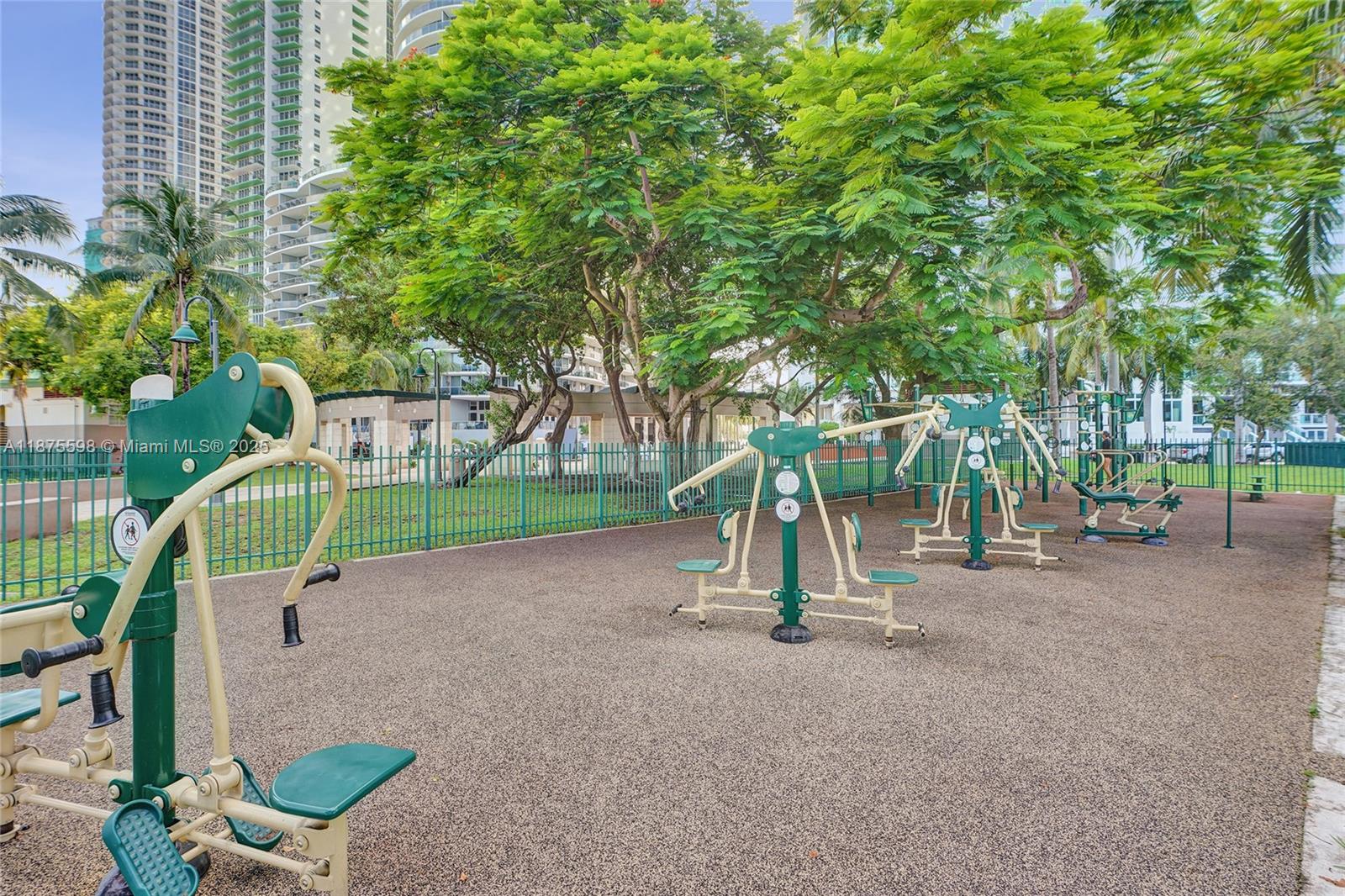 QUANTUM ON THE BAY CONDO - Residential