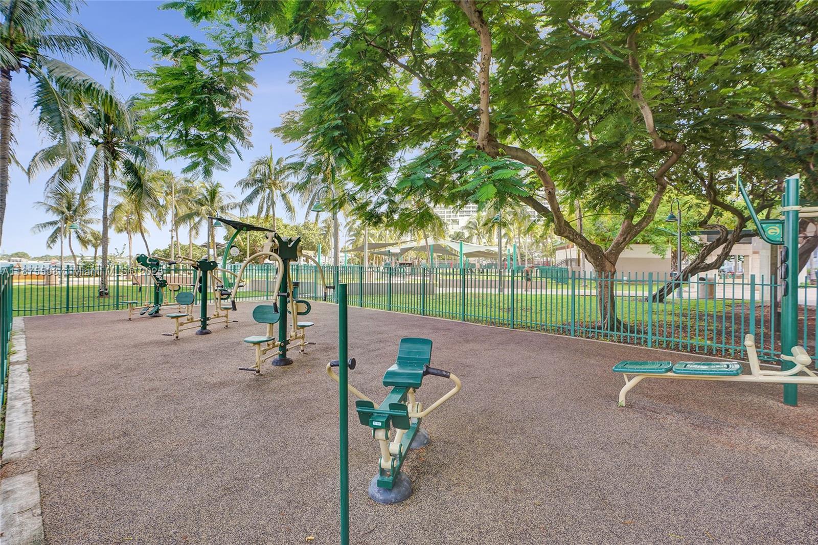 QUANTUM ON THE BAY CONDO - Residential