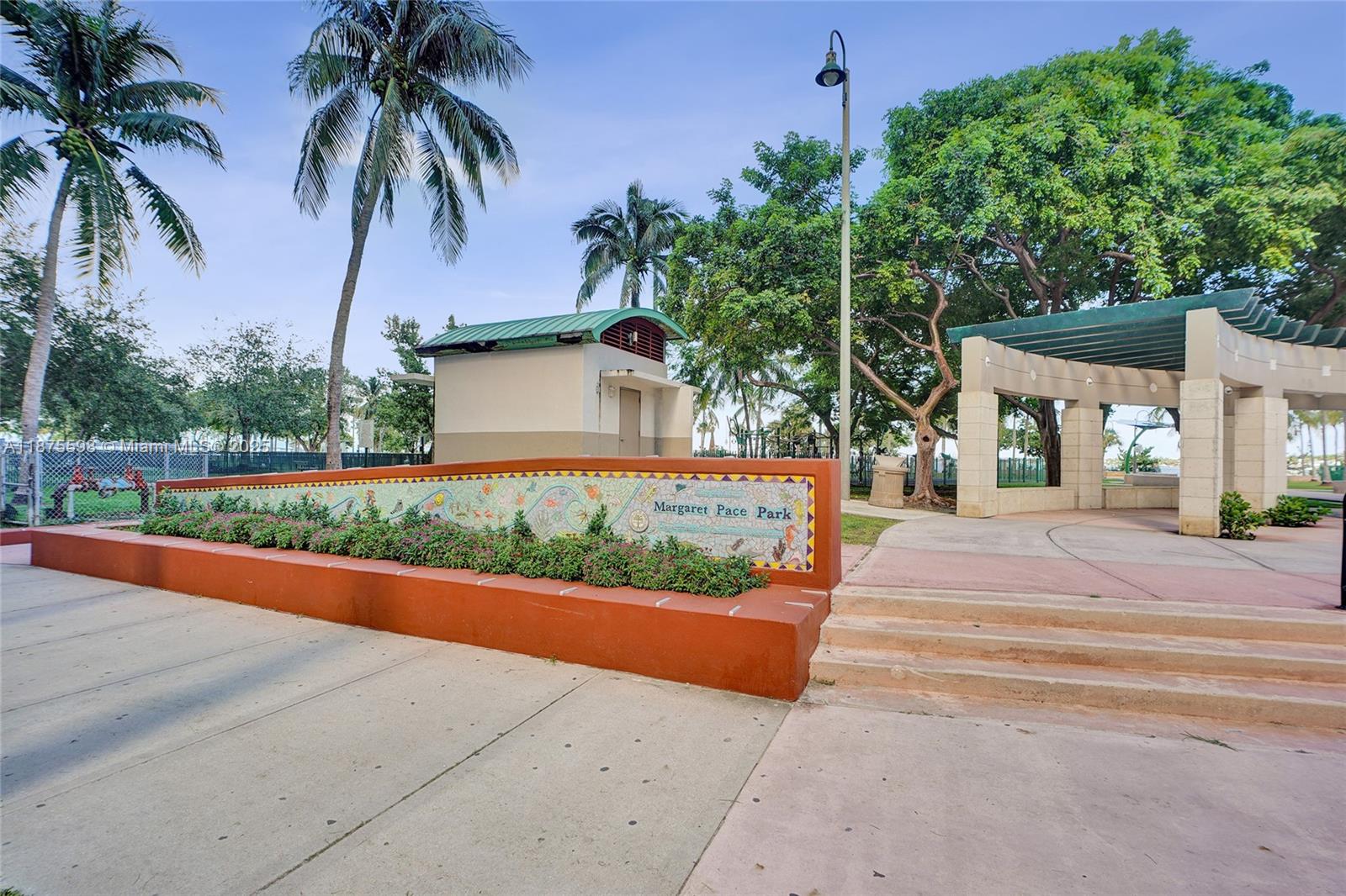 QUANTUM ON THE BAY CONDO - Residential