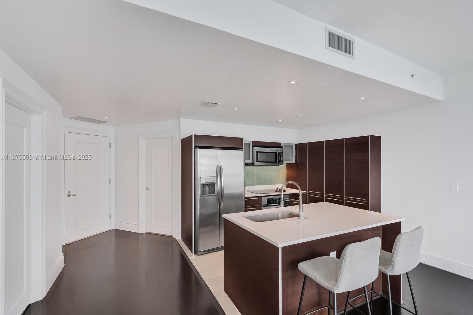 QUANTUM ON THE BAY CONDO - Residential