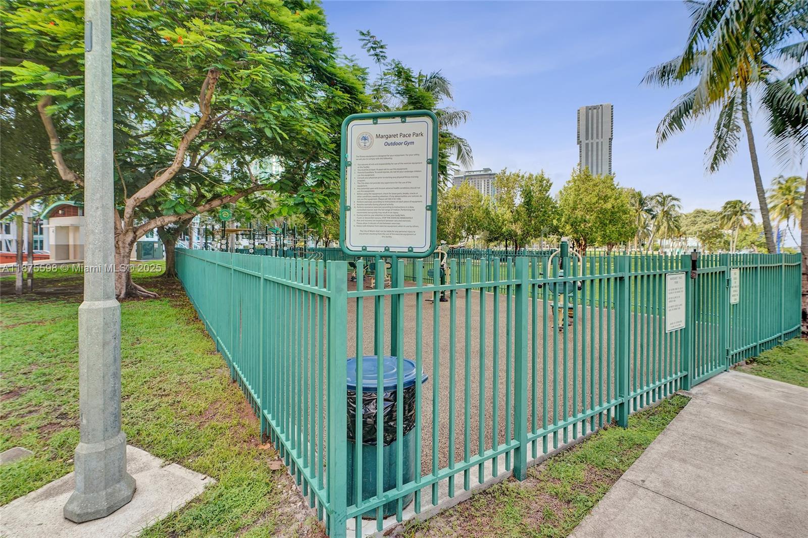 QUANTUM ON THE BAY CONDO - Residential