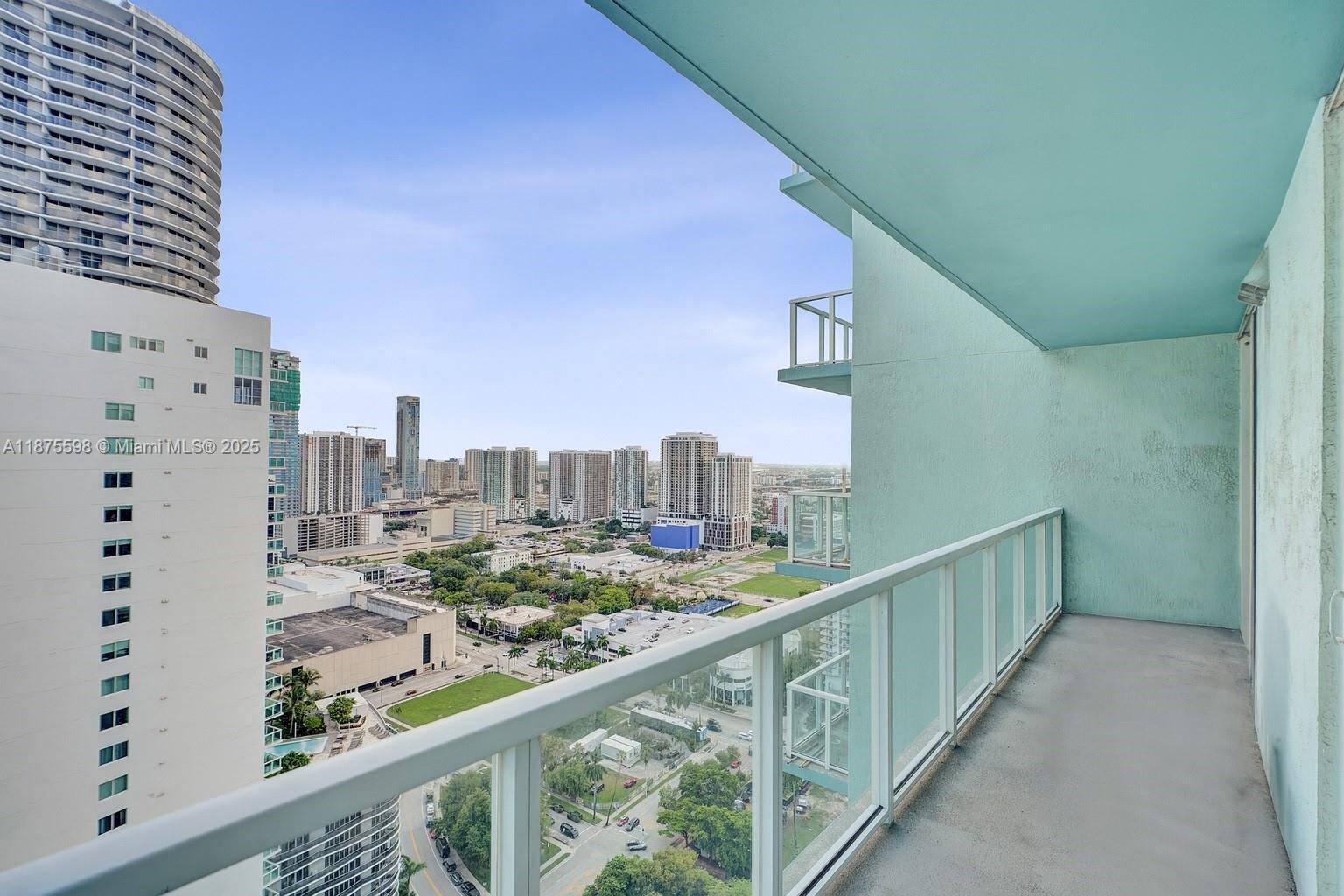QUANTUM ON THE BAY CONDO - Residential
