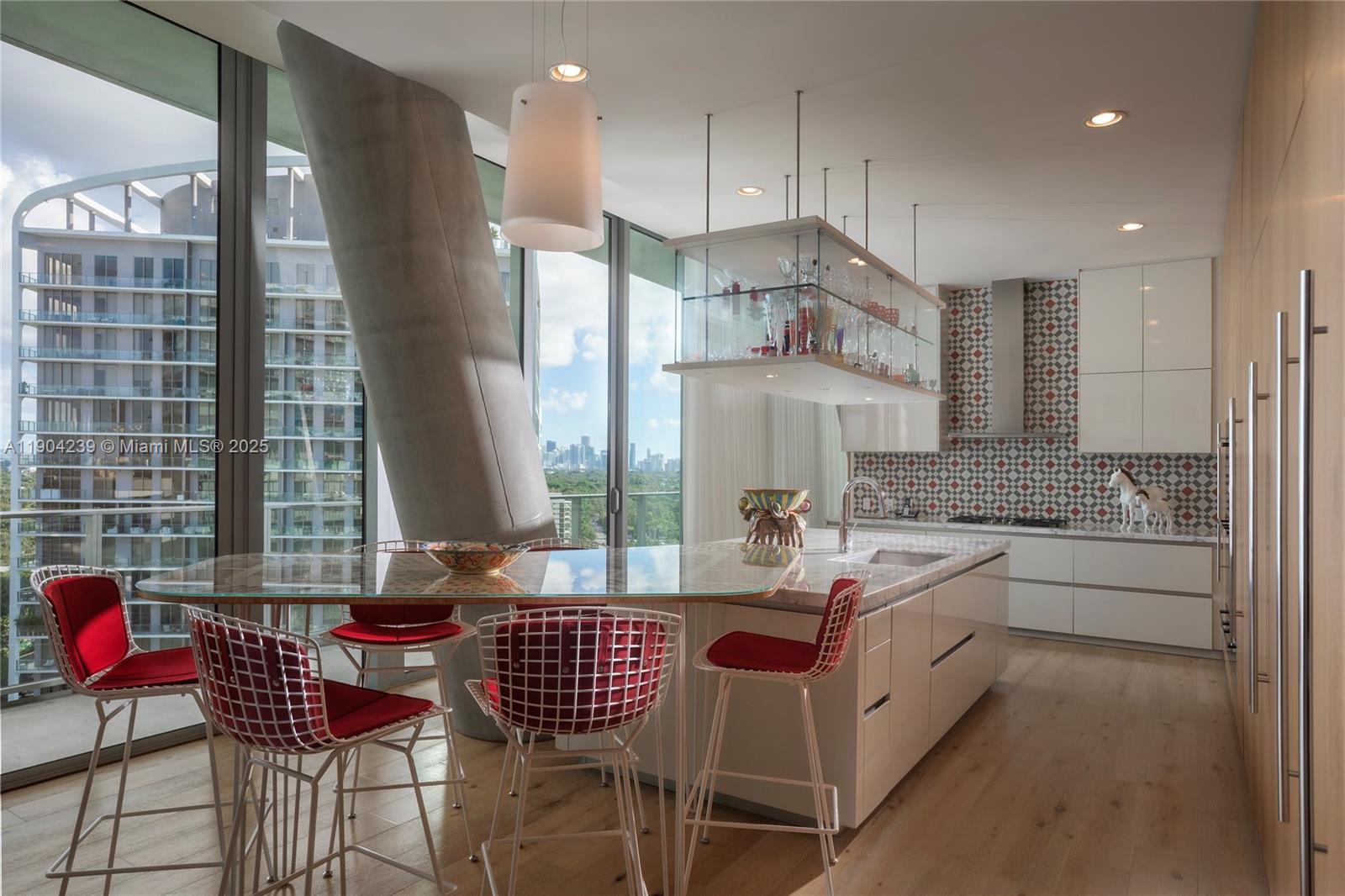 DINNER KEY - Residential