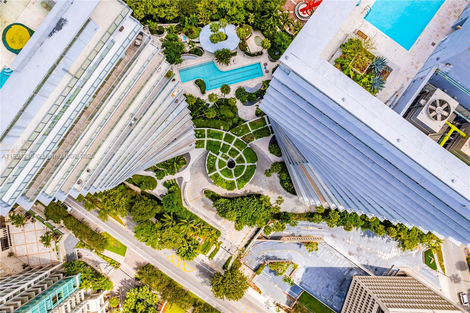 DINNER KEY - Residential