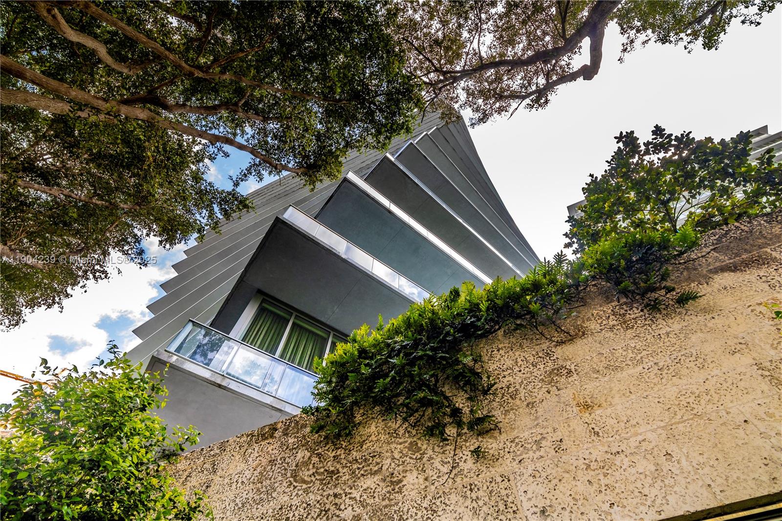 DINNER KEY - Residential