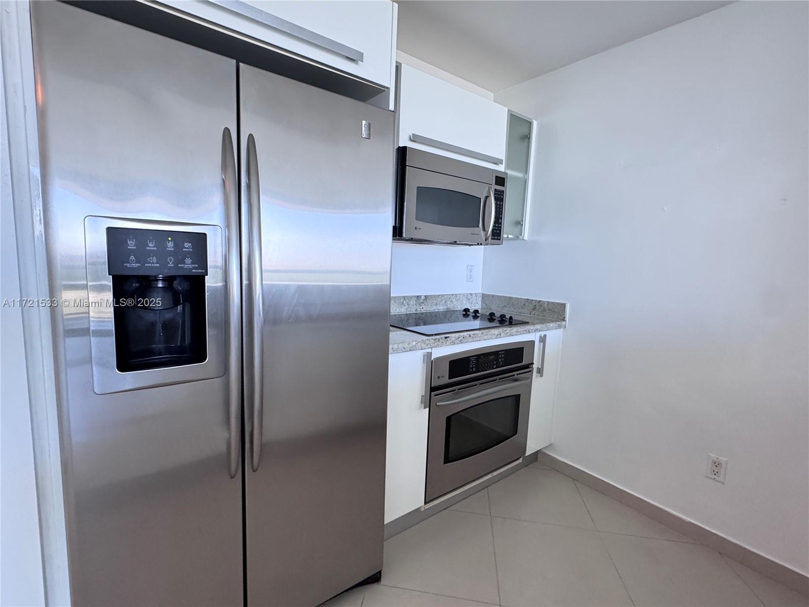 Rental Property at 601 Ne 36th St 1205, Miami, Broward County, Florida - Bedrooms: 1 
Bathrooms: 2  - $3,000 MO.