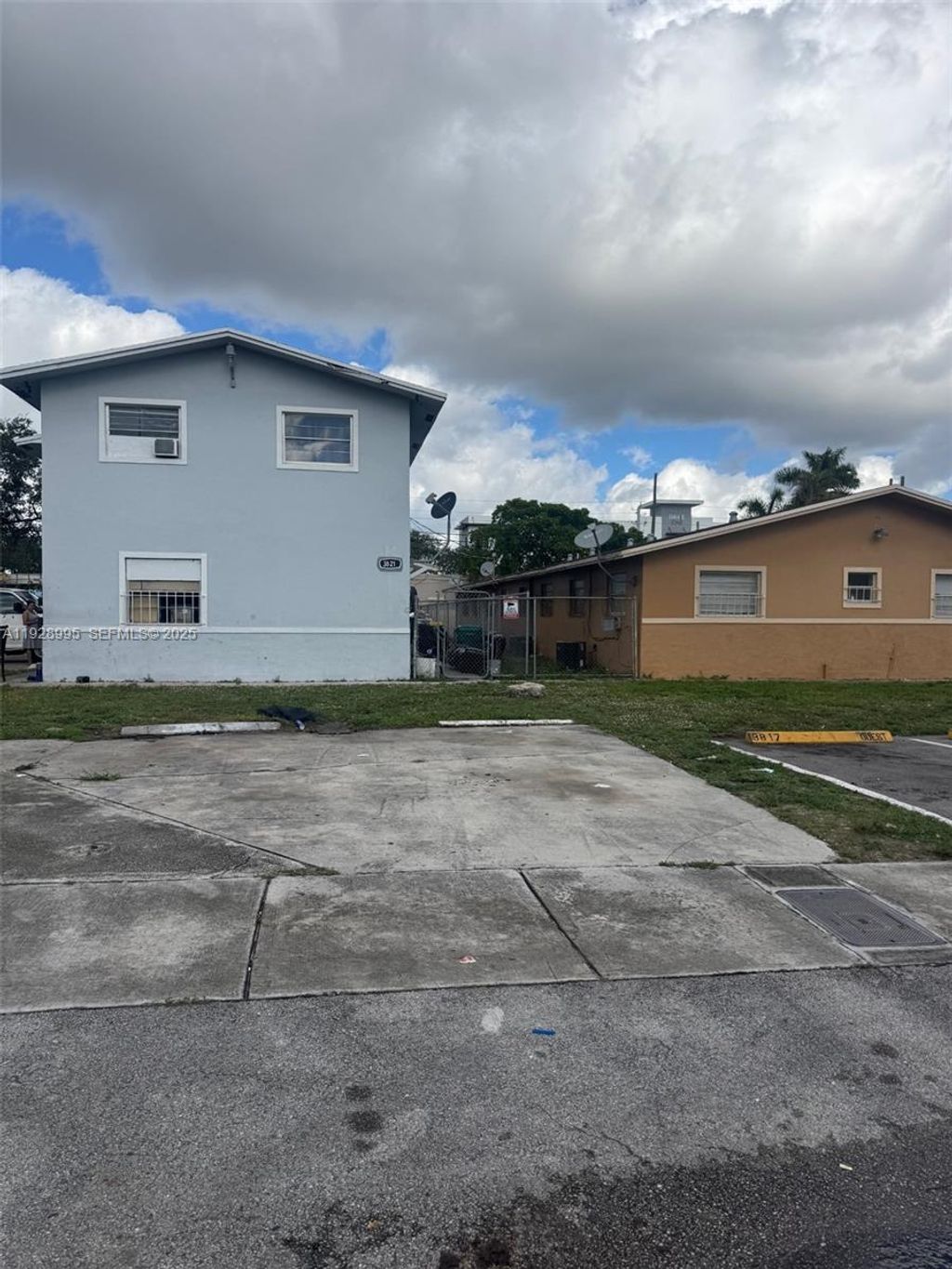 Photo of 3821 SW 13th Ct, Fort Lauderdale, FL 33312 (MLS # A11928995)