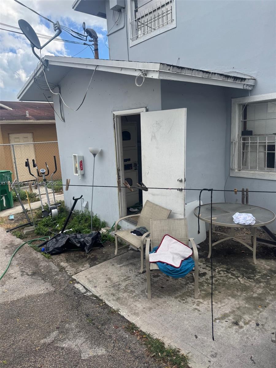 DAVIE BOULEVARD PARK - Residential Income