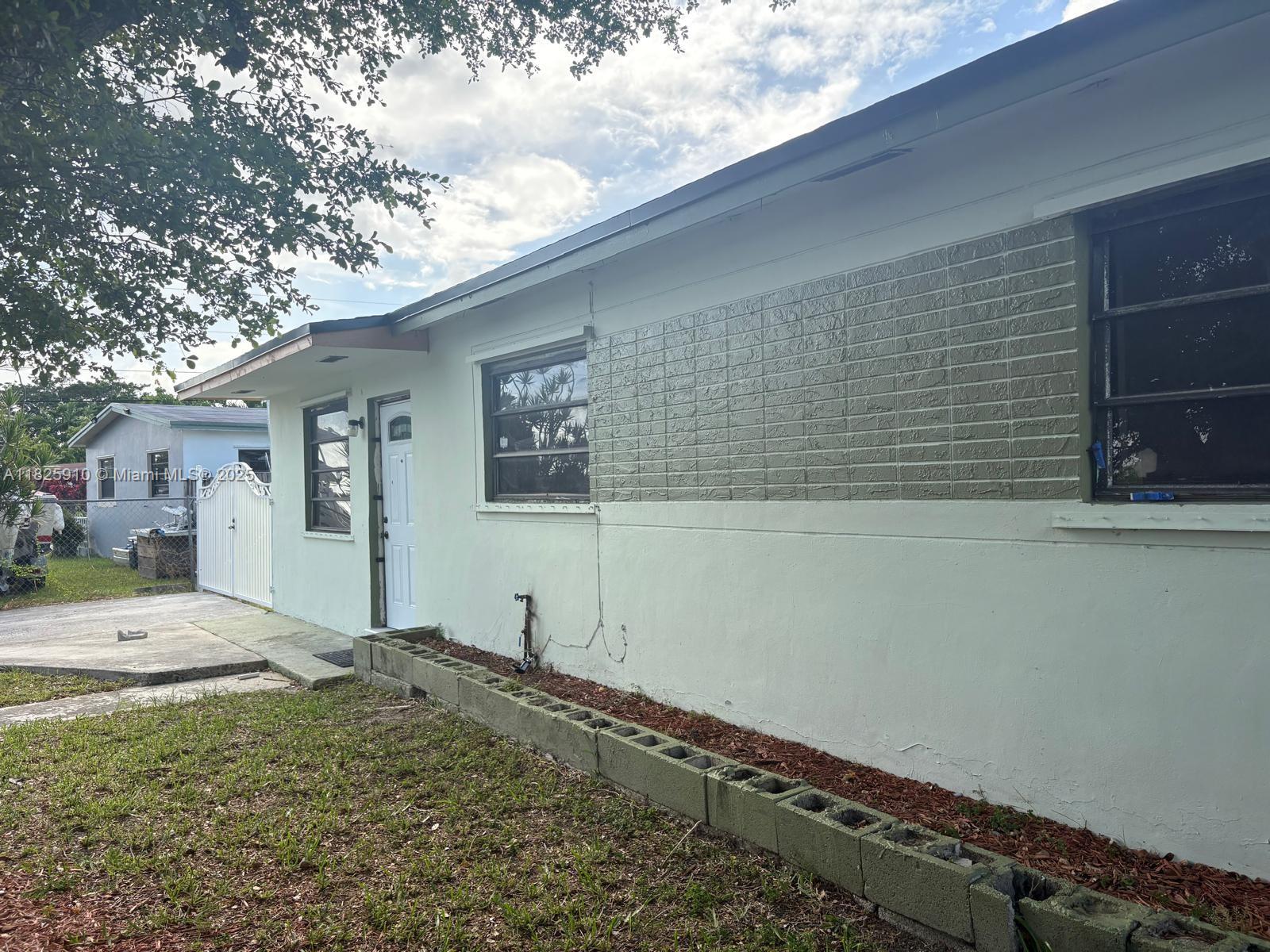 This completely remodeled home features three spacious bedrooms and one full bathroom. The property boasts a brand new roof and central air conditioning throughout for year-round comfort. The kitchen has been fully renovated with modern finishes and appliances.
The entire interior has been beautifully remodeled, offering fresh paint, updated flooring, and contemporary fixtures. Outside, you'll find a large backyard perfect for entertaining, gardening, or relaxing.