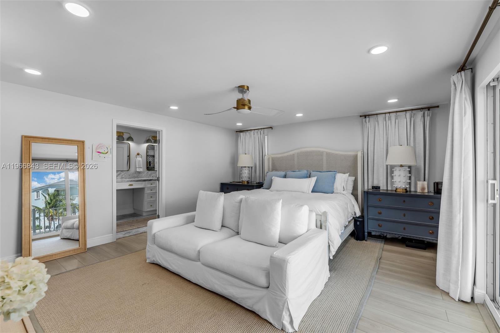 ROCK HARBOR YACHT HAVEN - Residential