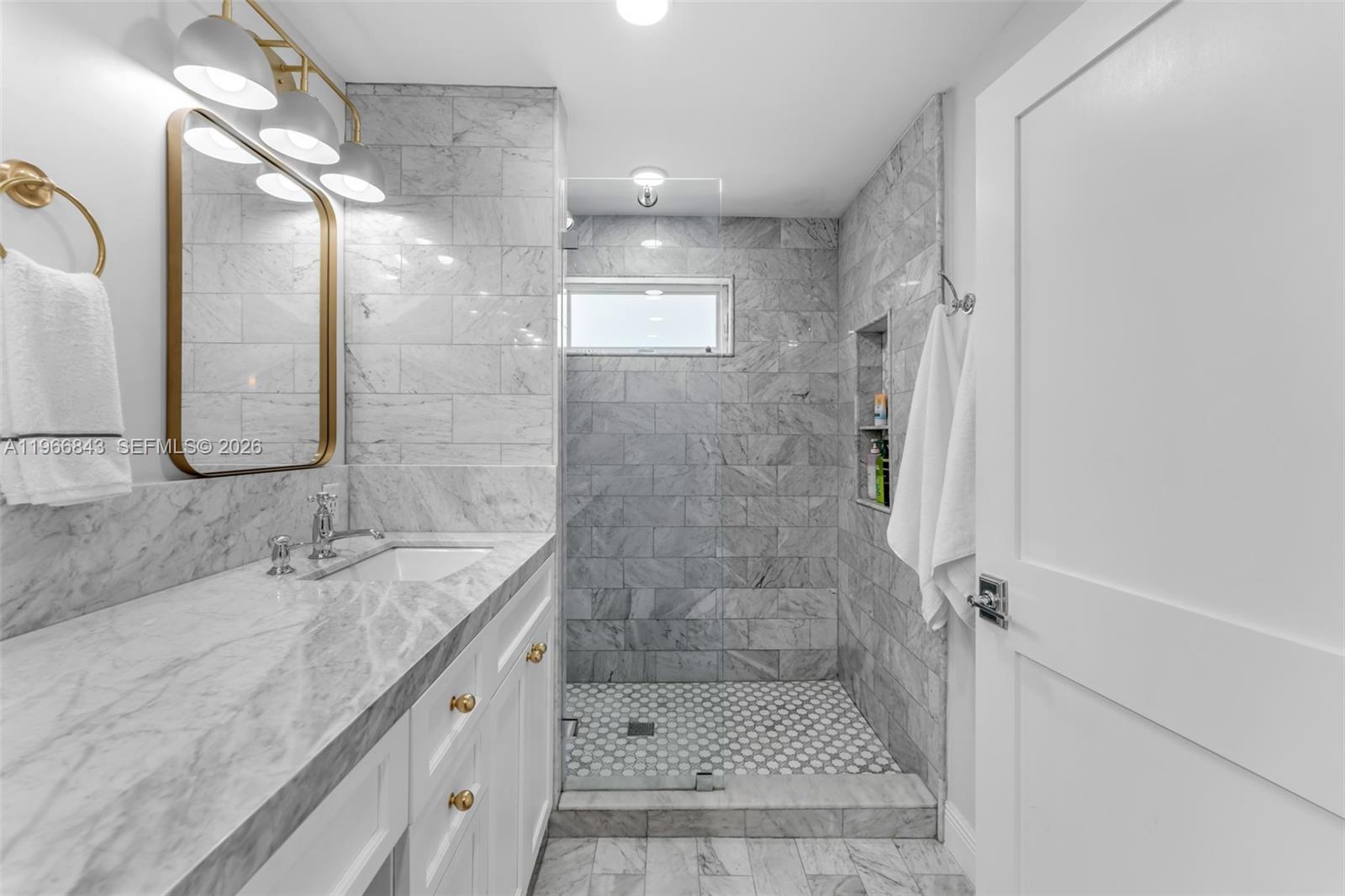 ROCK HARBOR YACHT HAVEN - Residential