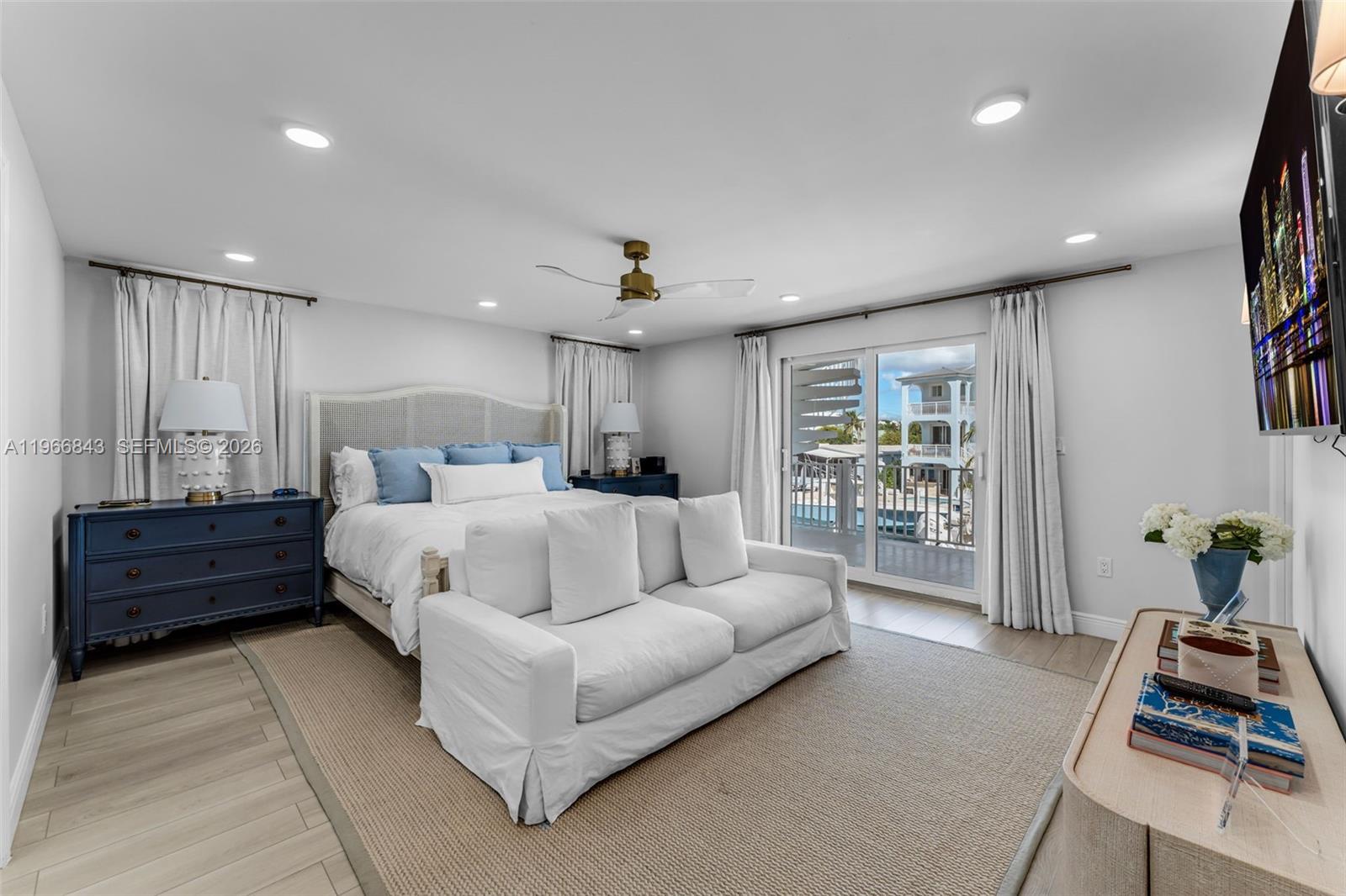 ROCK HARBOR YACHT HAVEN - Residential