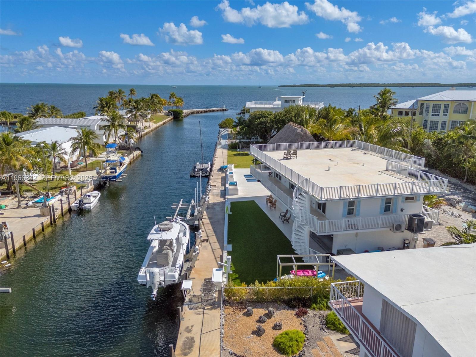 ROCK HARBOR YACHT HAVEN - Residential
