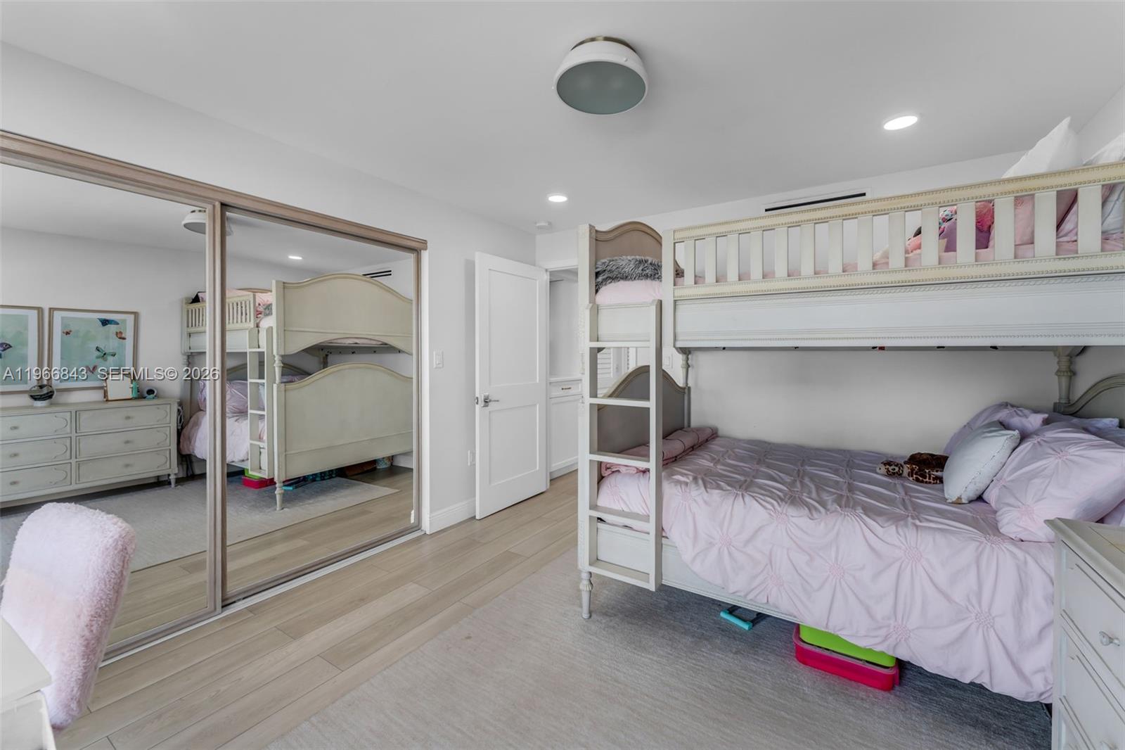 ROCK HARBOR YACHT HAVEN - Residential