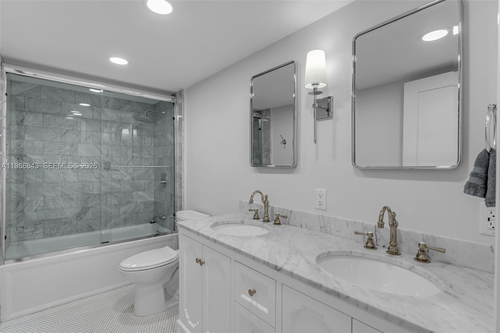 ROCK HARBOR YACHT HAVEN - Residential