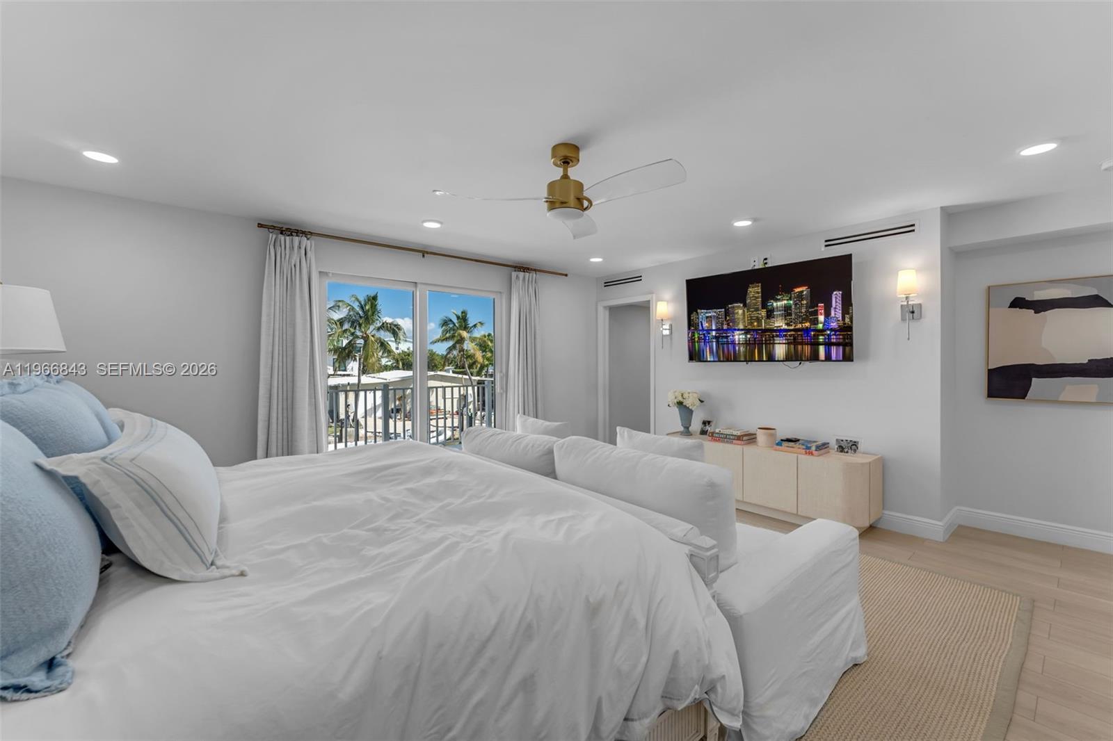 ROCK HARBOR YACHT HAVEN - Residential