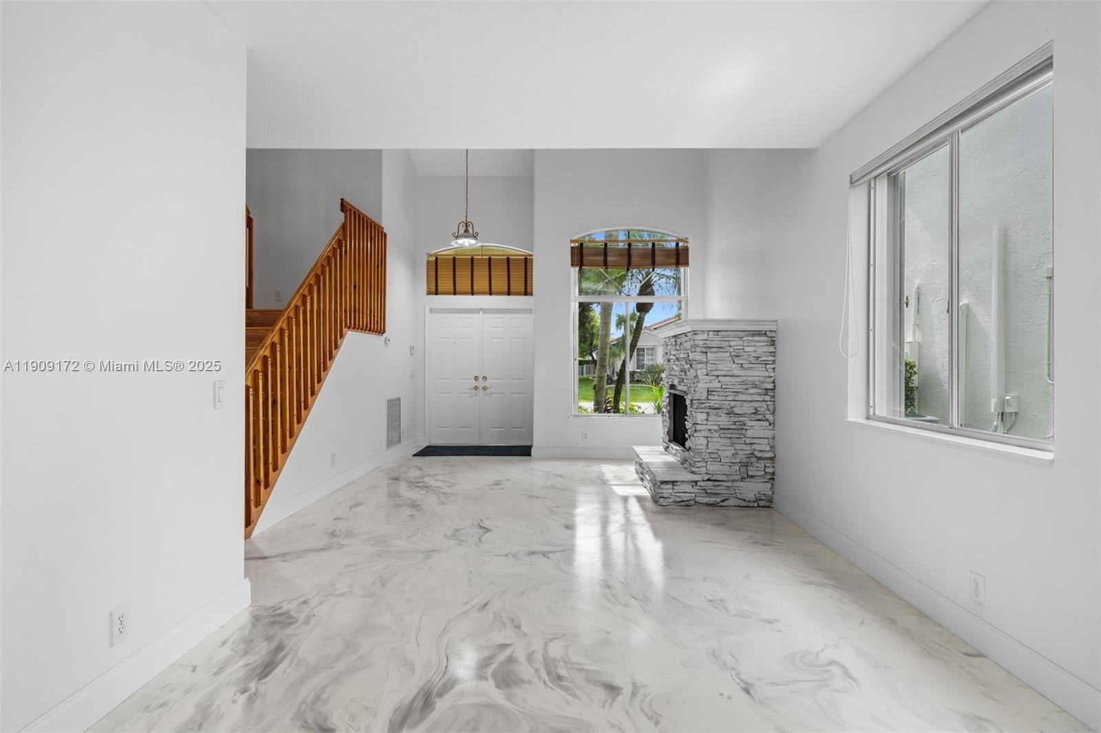 COQUINA LAKES - Residential Lease