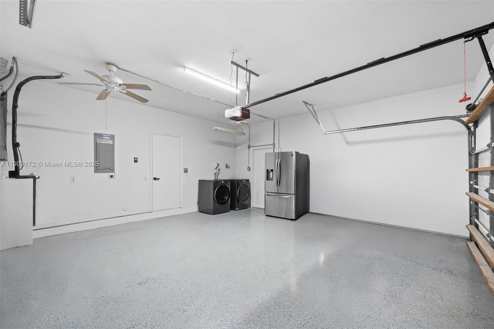 COQUINA LAKES - Residential Lease