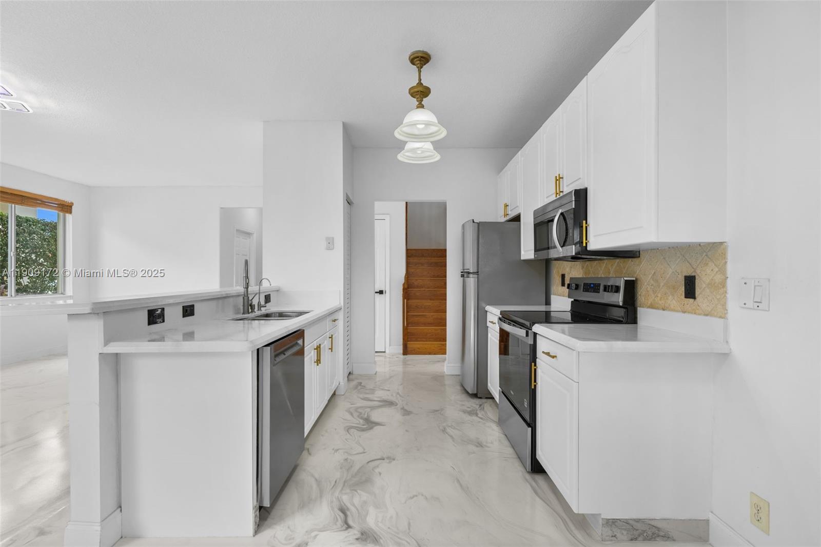 COQUINA LAKES - Residential Lease