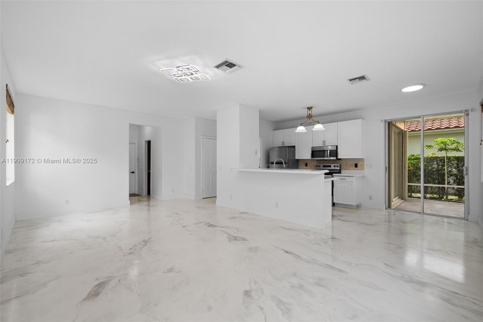 COQUINA LAKES - Residential Lease