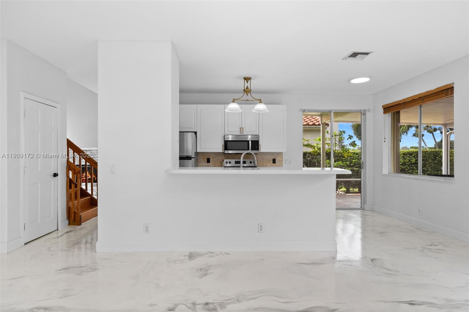 COQUINA LAKES - Residential Lease