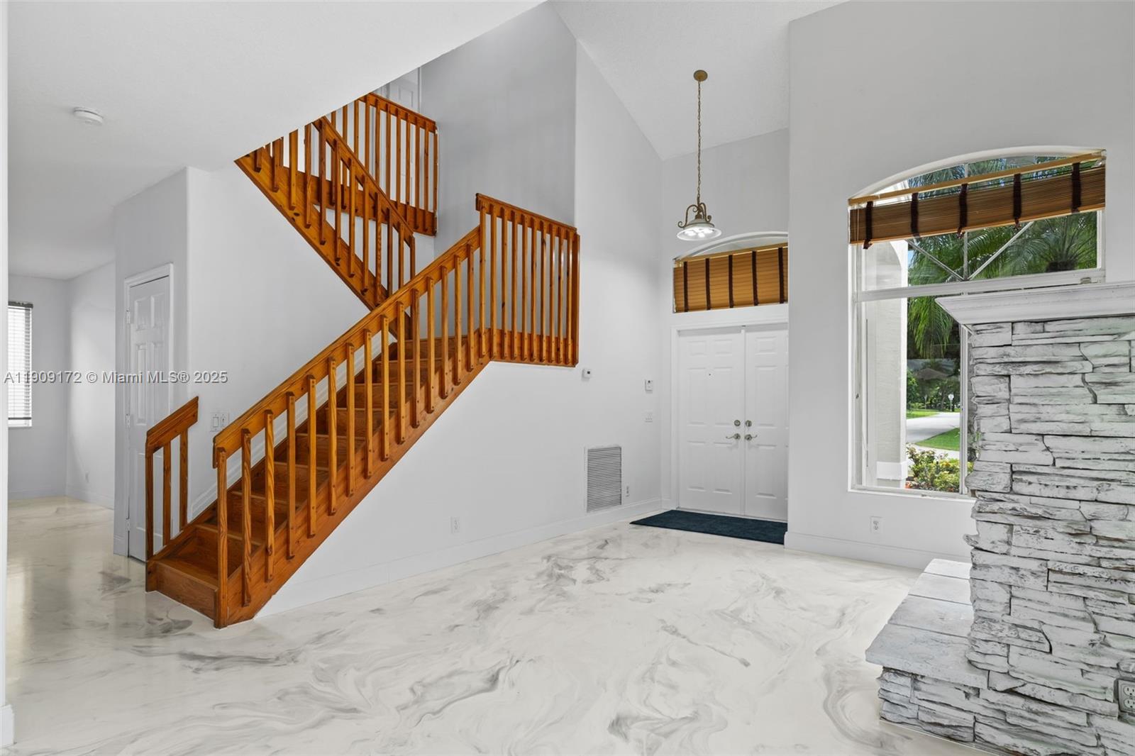 COQUINA LAKES - Residential Lease