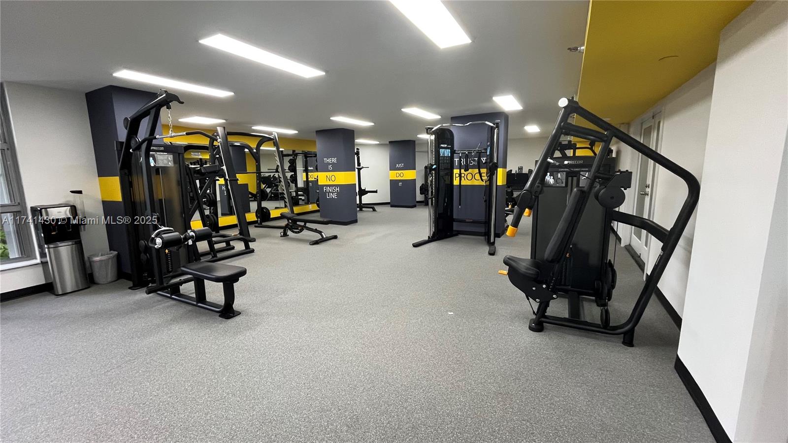 MYSTIC POINTE TOWER 400 C - Residential