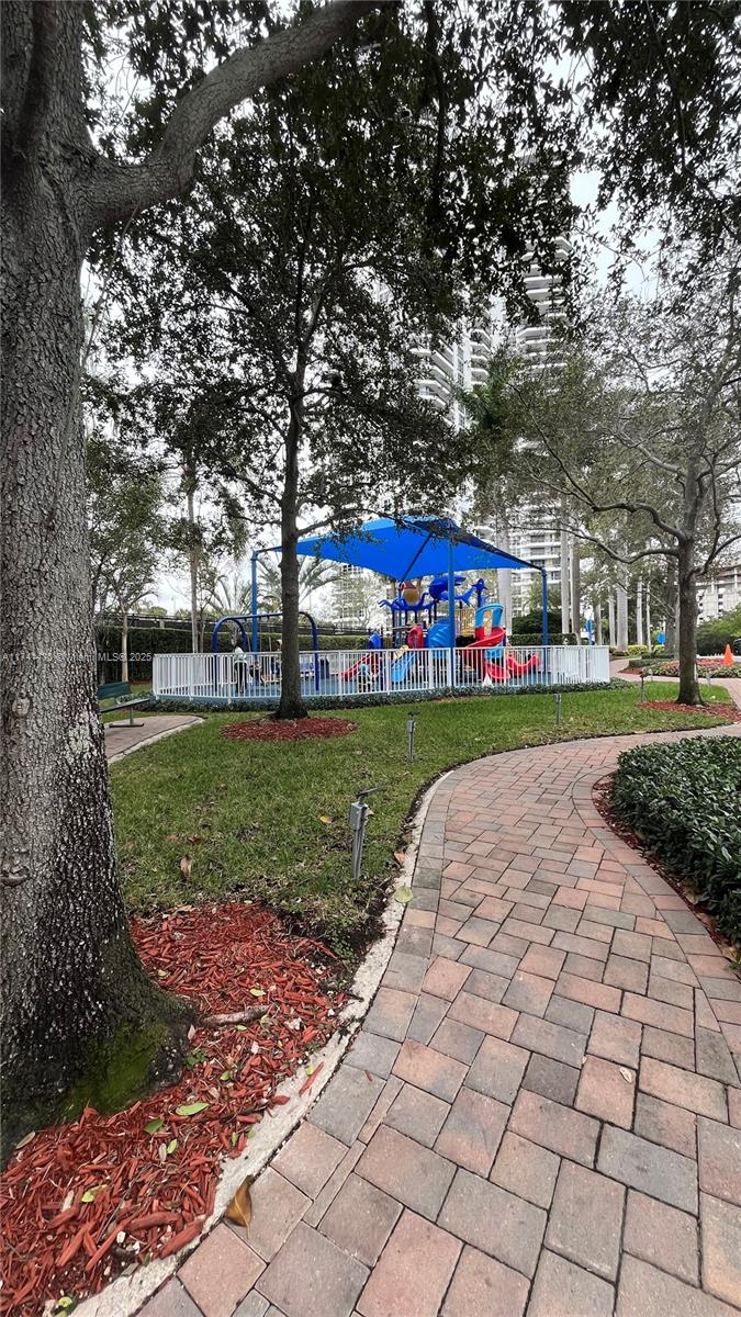 MYSTIC POINTE TOWER 400 C - Residential