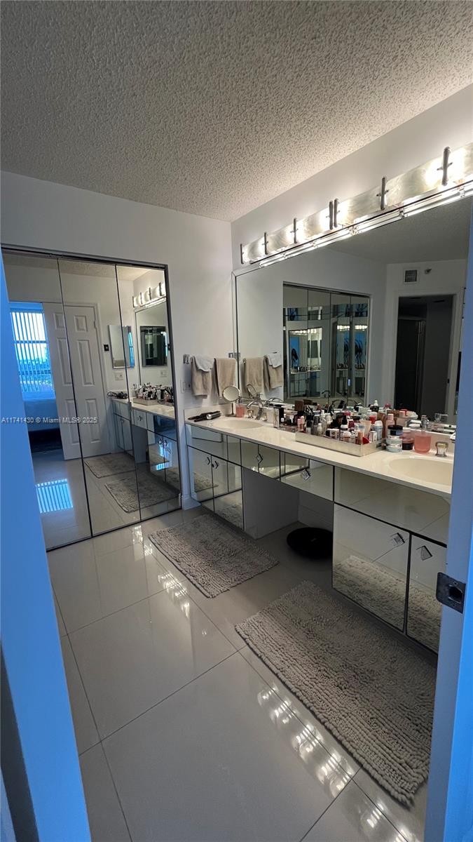 MYSTIC POINTE TOWER 400 C - Residential