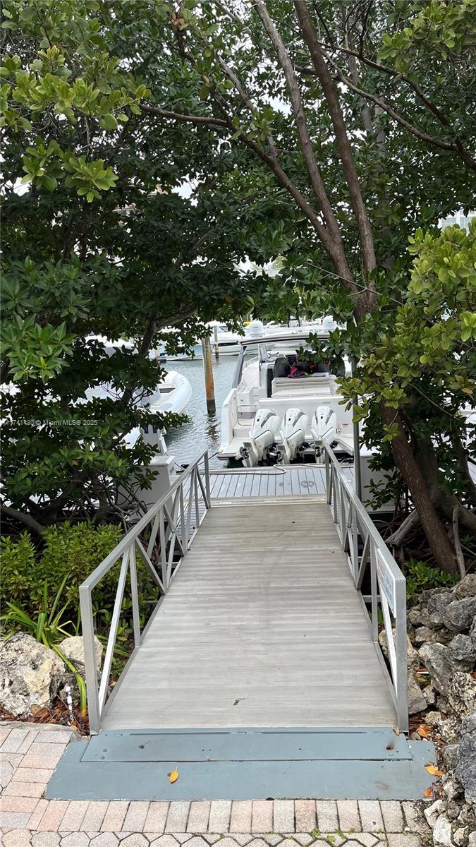 MYSTIC POINTE TOWER 400 C - Residential